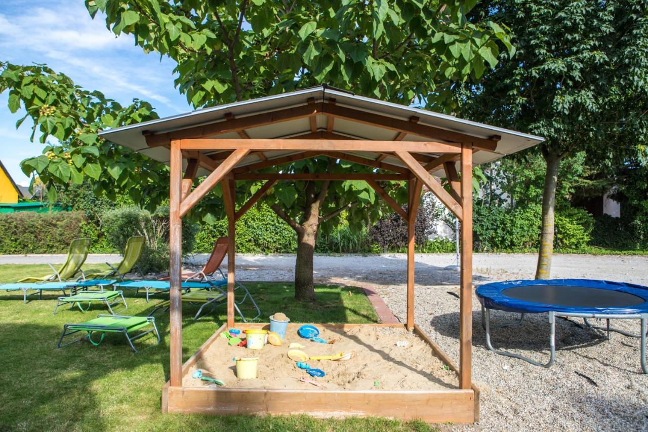 Pelso Panzio Balatonmariafurdo Exterior foto